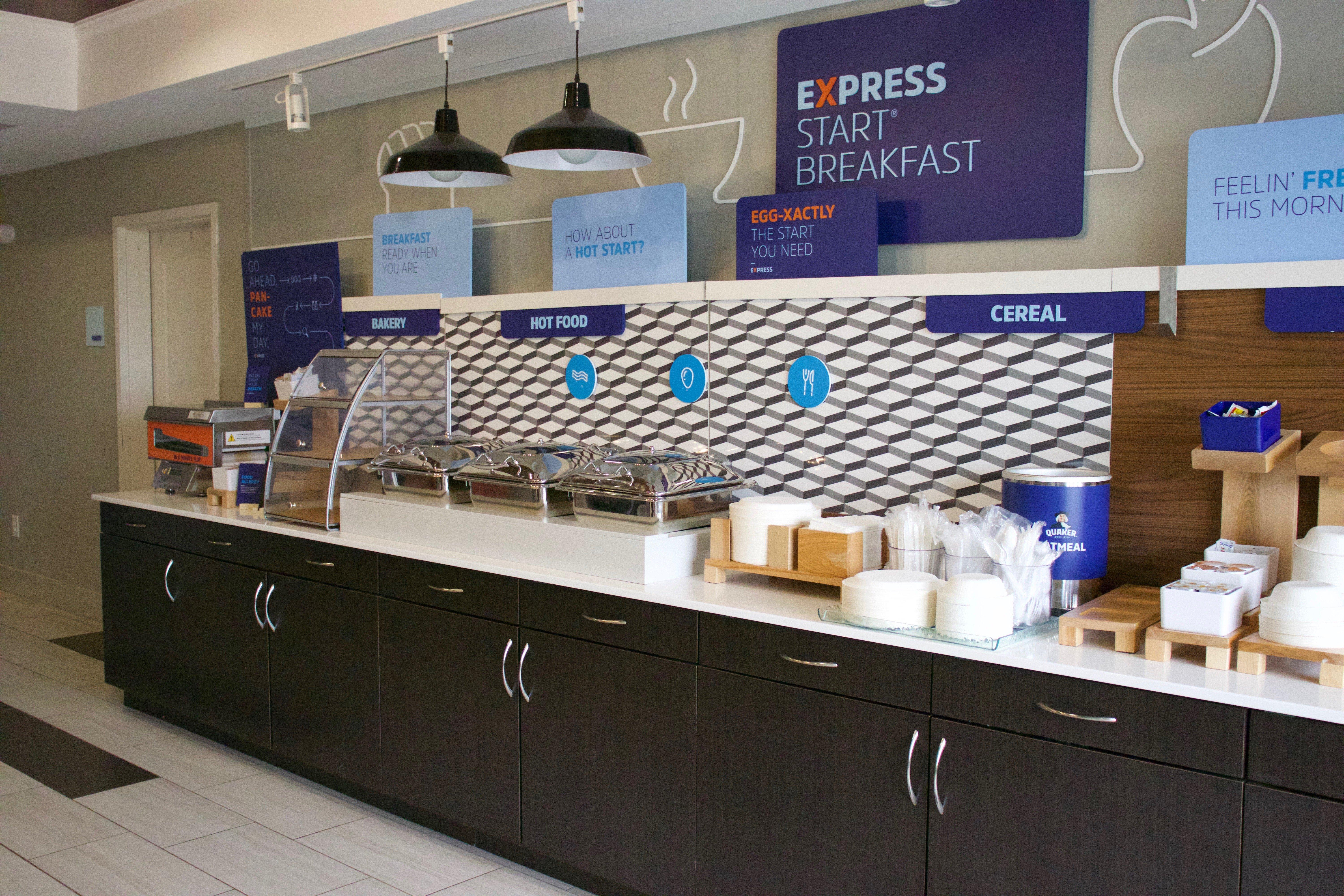 Holiday Inn Express Hotel & Suites Crawfordsville By Ihg Bagian luar foto
