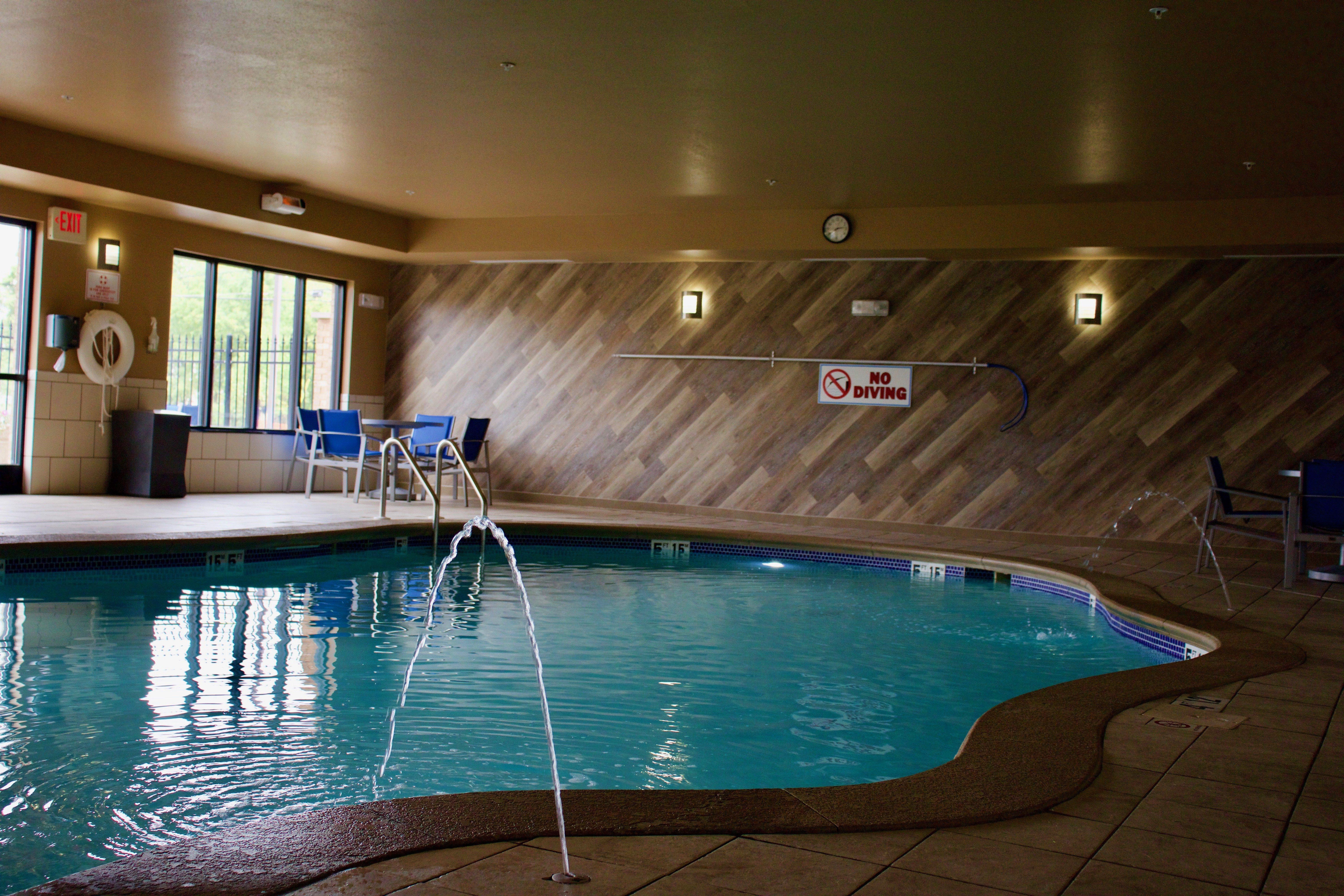 Holiday Inn Express Hotel & Suites Crawfordsville By Ihg Bagian luar foto