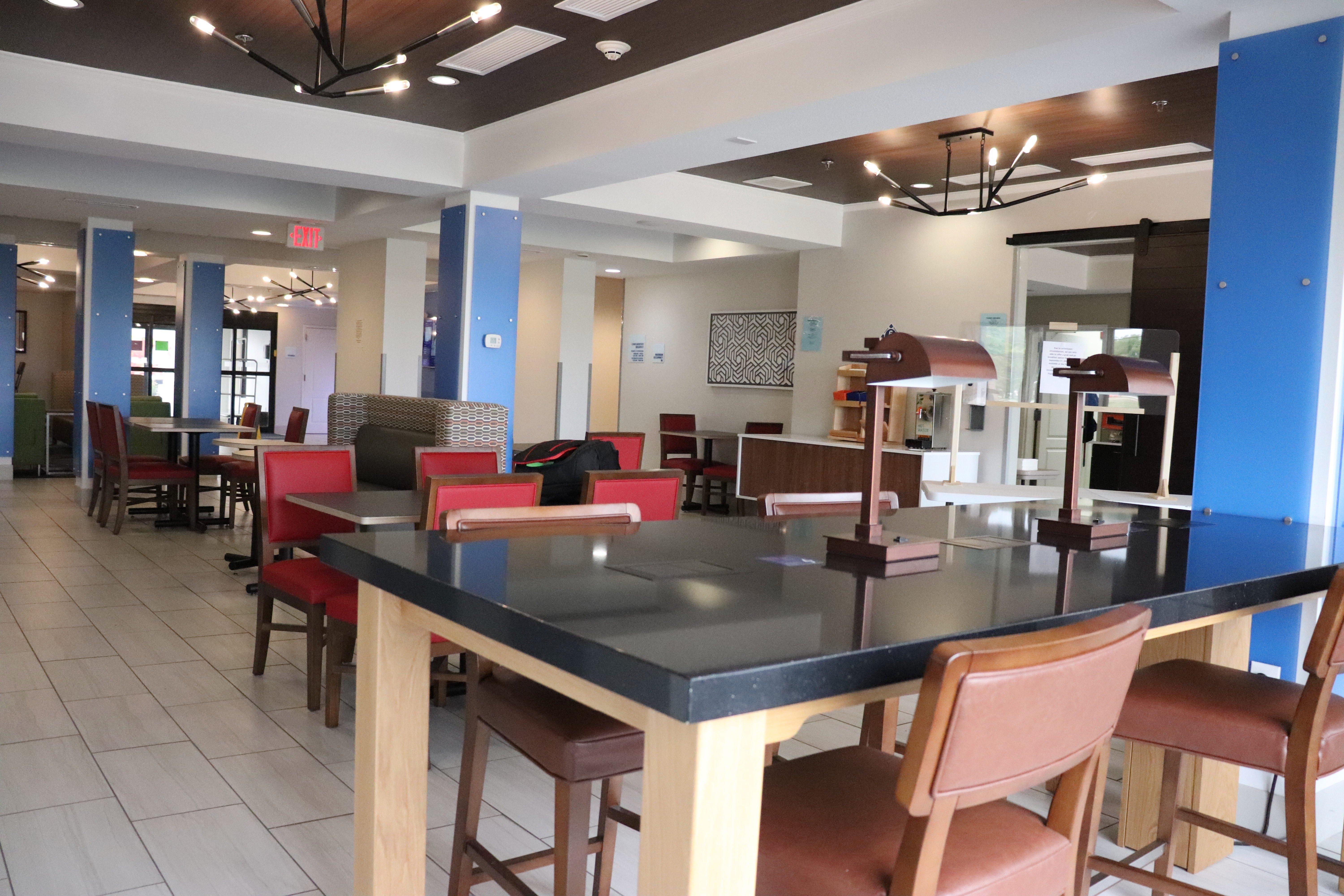 Holiday Inn Express Hotel & Suites Crawfordsville By Ihg Bagian luar foto