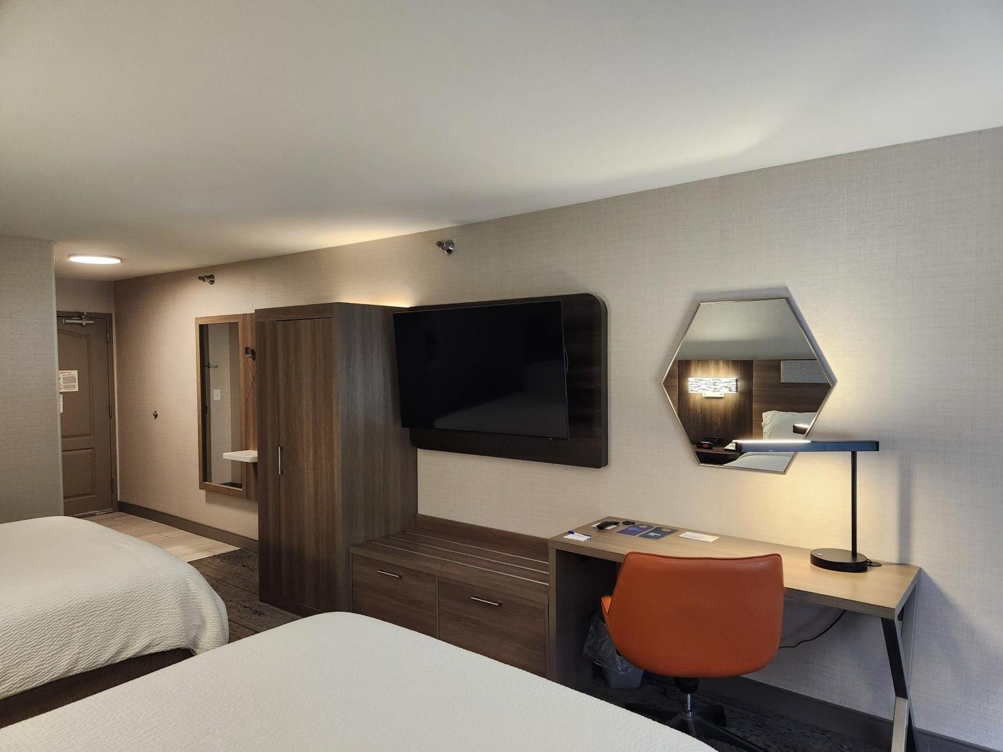 Holiday Inn Express Hotel & Suites Crawfordsville By Ihg Bagian luar foto